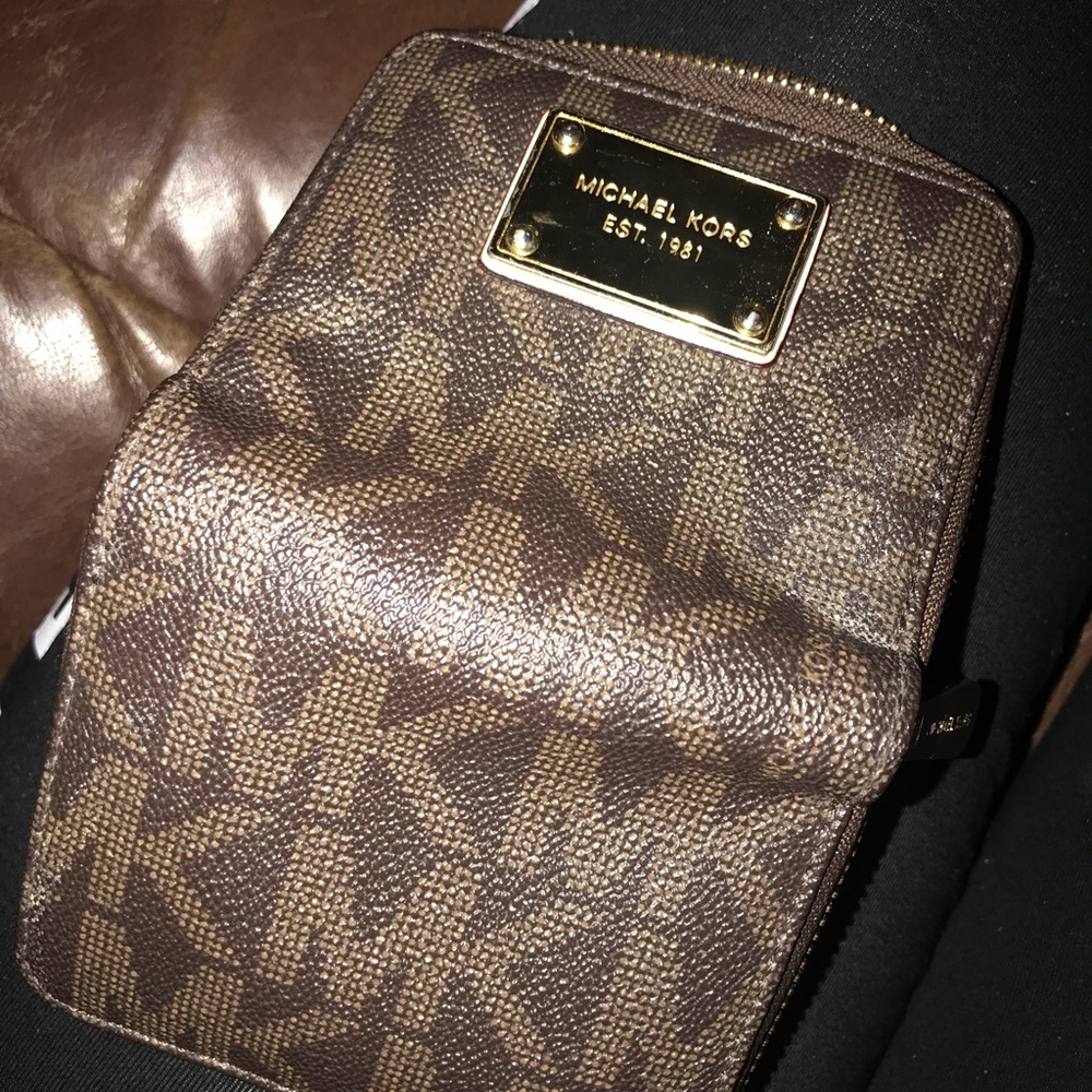MK small Wallet - Picture 5 of 5